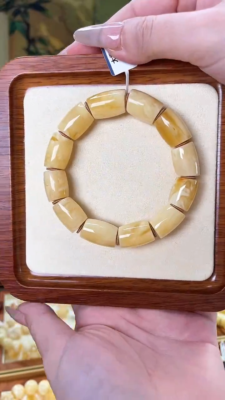 【闪购商品】蜜蜡裸石未镶嵌手串