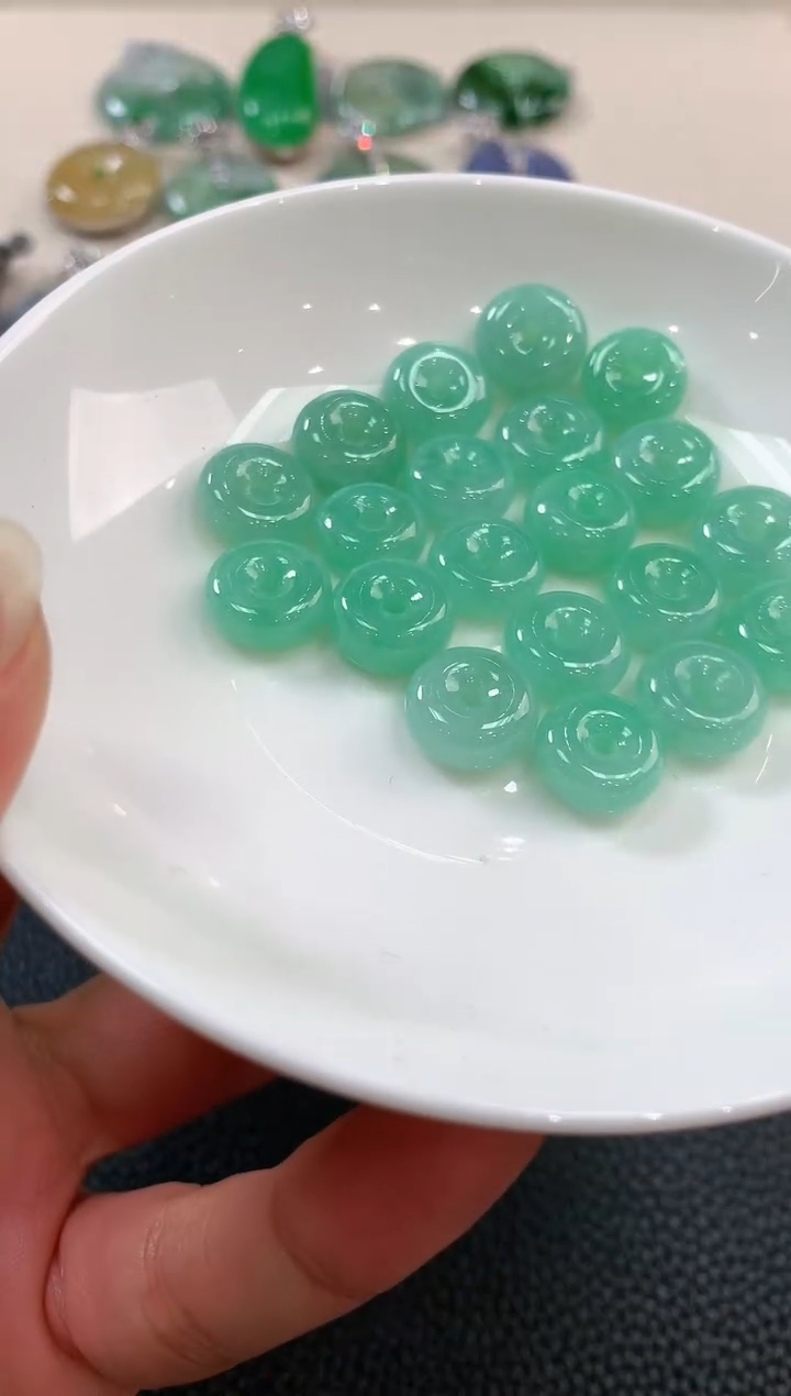 【闪购商品】翡翠吊坠(不含链)未镶嵌b112不退换多样性一件发货