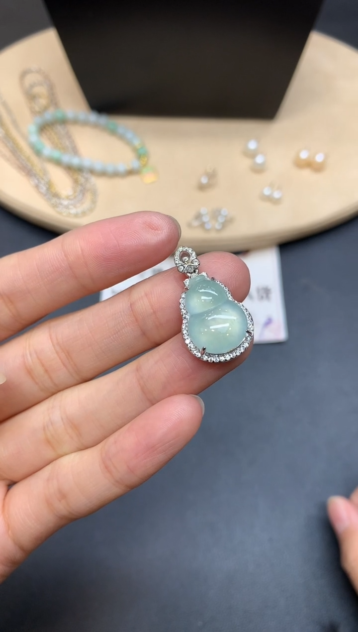 【闪购商品】翡翠吊坠(不含链)银S925镶嵌葫芦【多样性发其一】