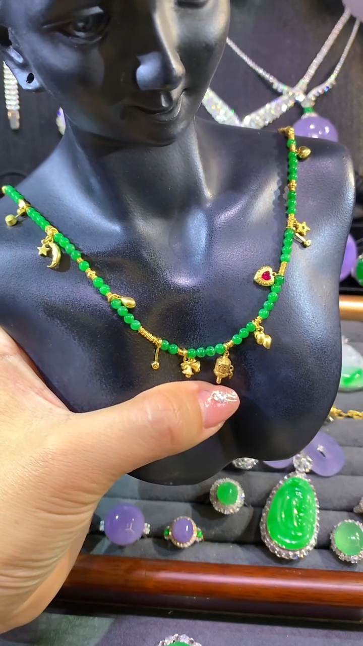 项链18K金镶嵌翡翠珠链