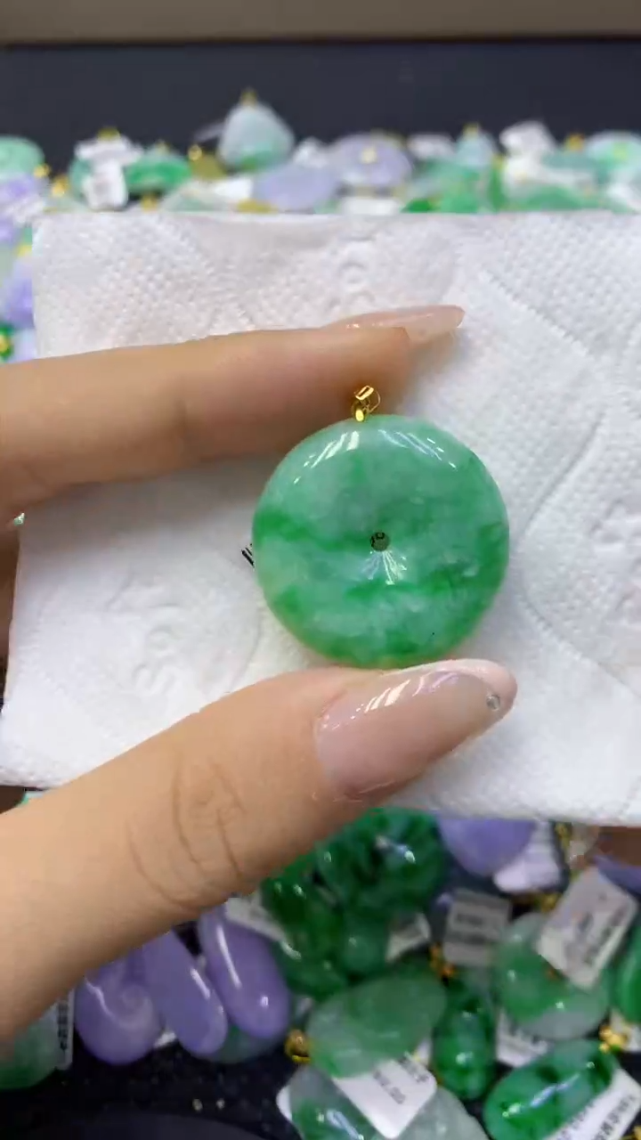 颈饰18K金镶嵌翡翠天然缅甸翡翠A货