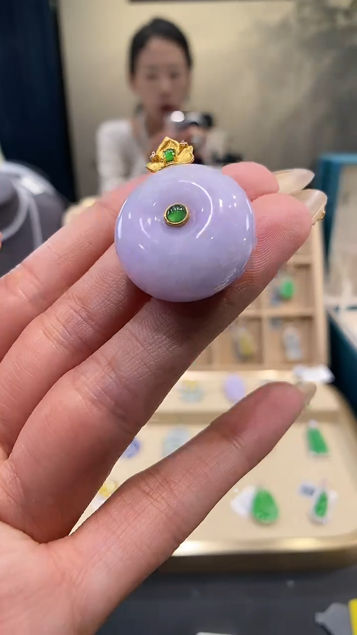 【闪购商品】翡翠吊坠(不含链)18K金镶嵌平安扣