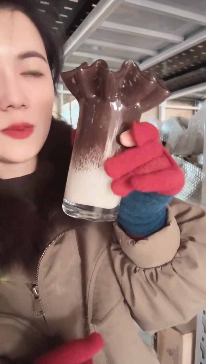 085直播玻璃花瓶