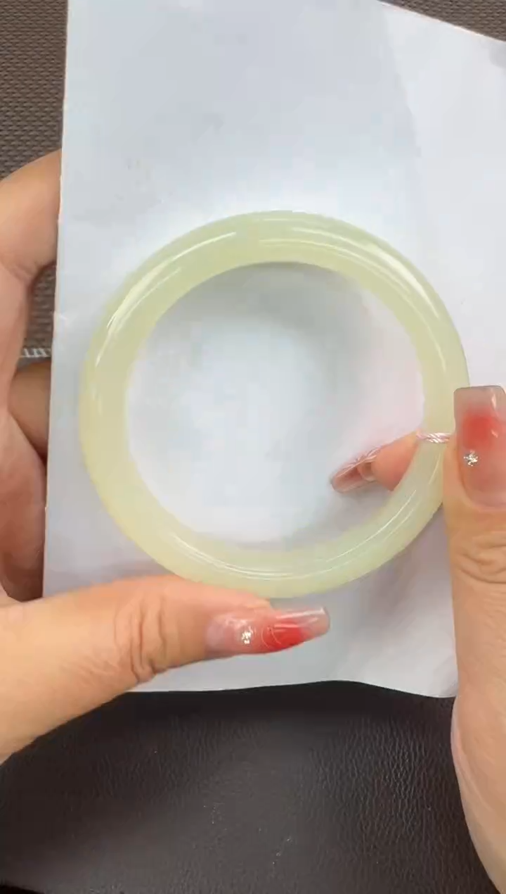 【闪购商品】和田玉手镯未镶嵌59