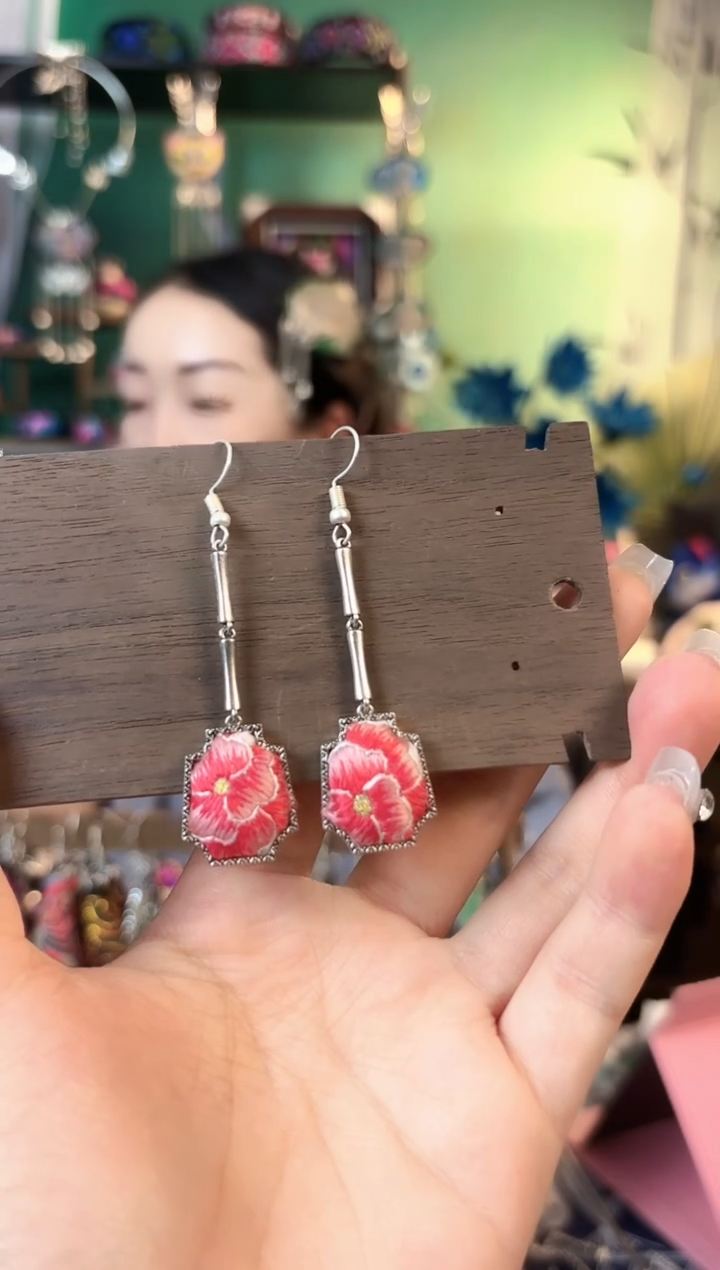 织绣彩云南阁非遗老绣饰品560