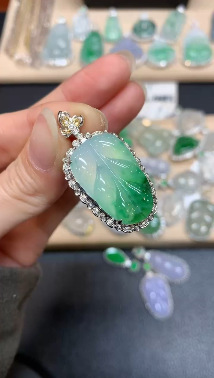 【闪购商品】翡翠颈饰18K金镶嵌树叶【无服务费