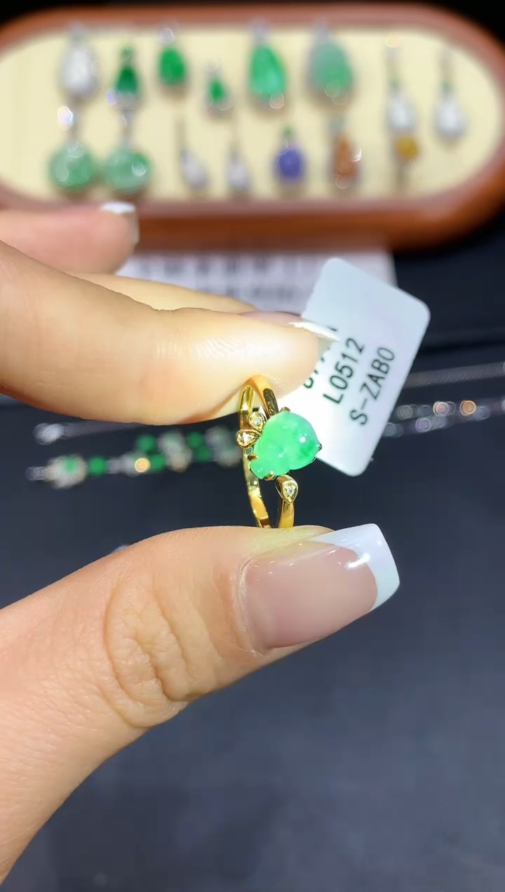 【闪购商品】翡翠戒指18K金镶嵌L0512