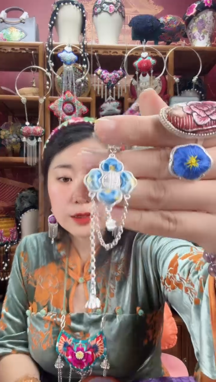 刺绣项链83甜甜家