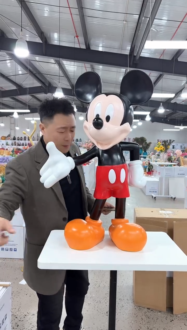 米奇大玩偶一个一个样品