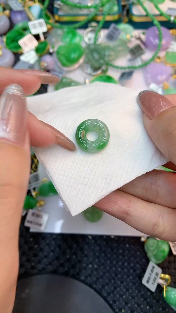 颈饰未镶嵌翡翠1