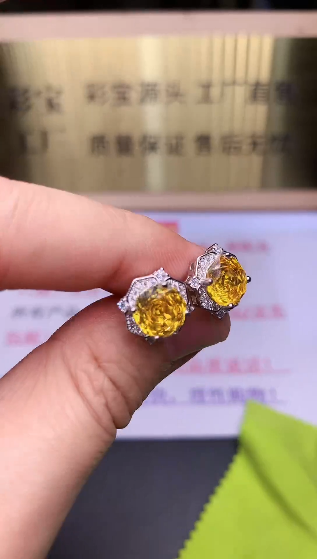 【闪购商品】蓝宝石耳饰银S925镶嵌........