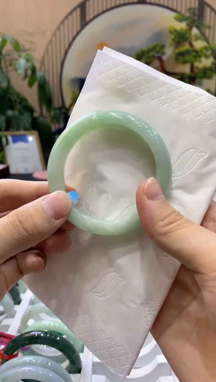【闪购商品】翡翠手镯未镶嵌000002677
