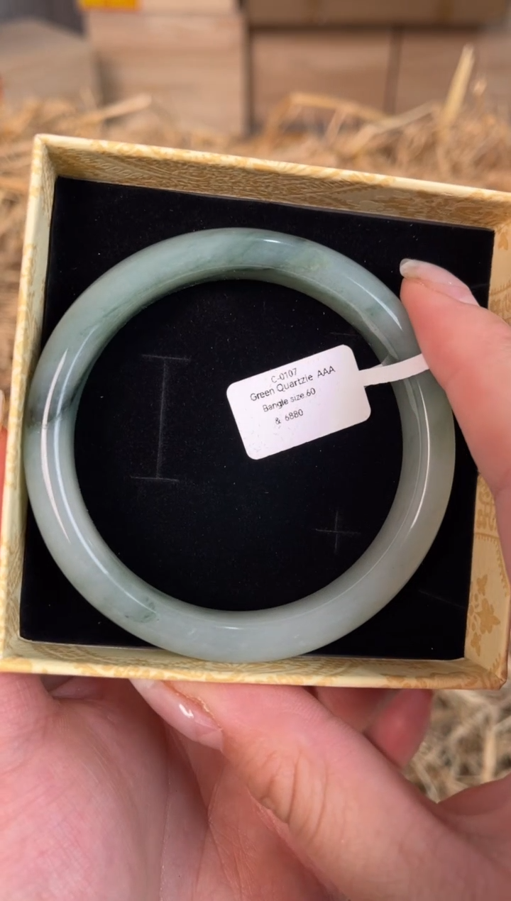 未镶嵌手镯石英质玉C-0107