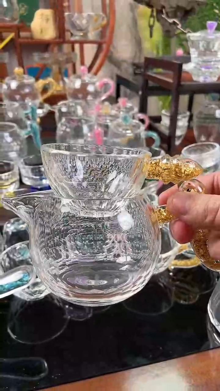 【闪购商品】金箔水晶胖海豚公杯+茶漏一套