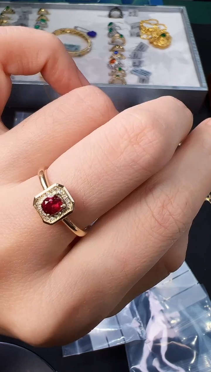 【闪购商品】红宝石戒指18K金镶嵌戒指