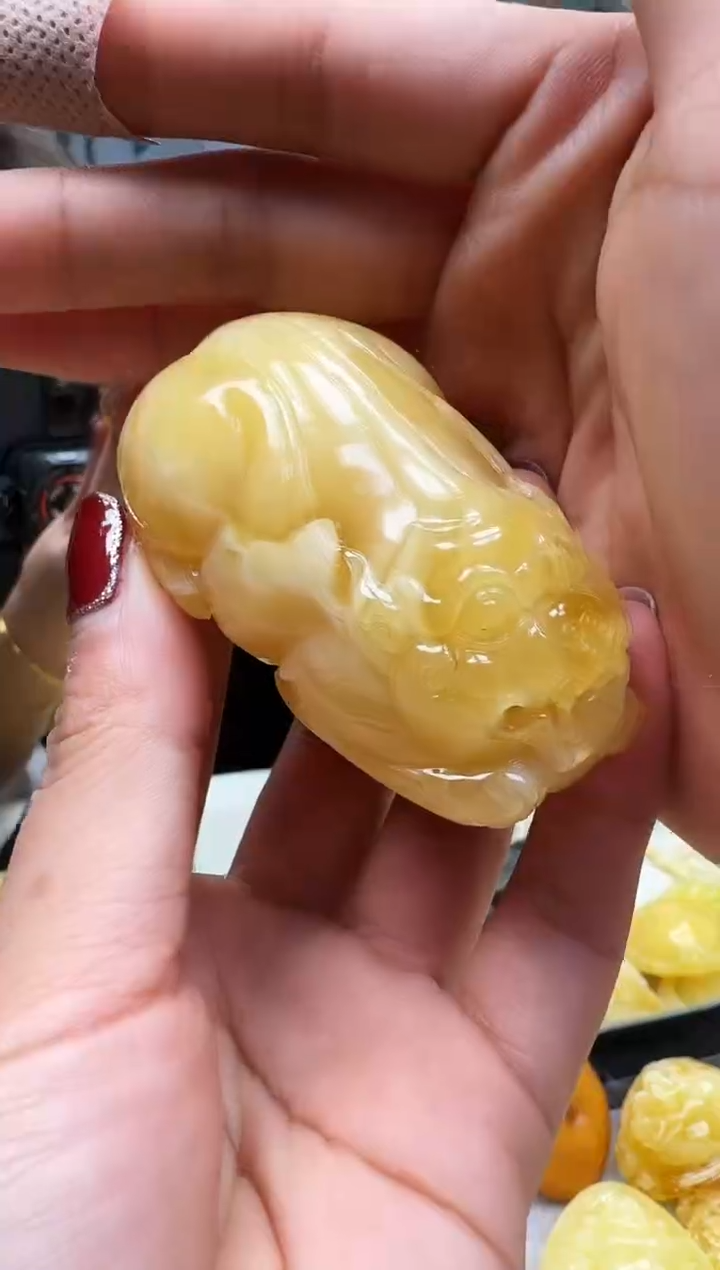 【闪购商品】琥珀裸石未镶嵌挂坠