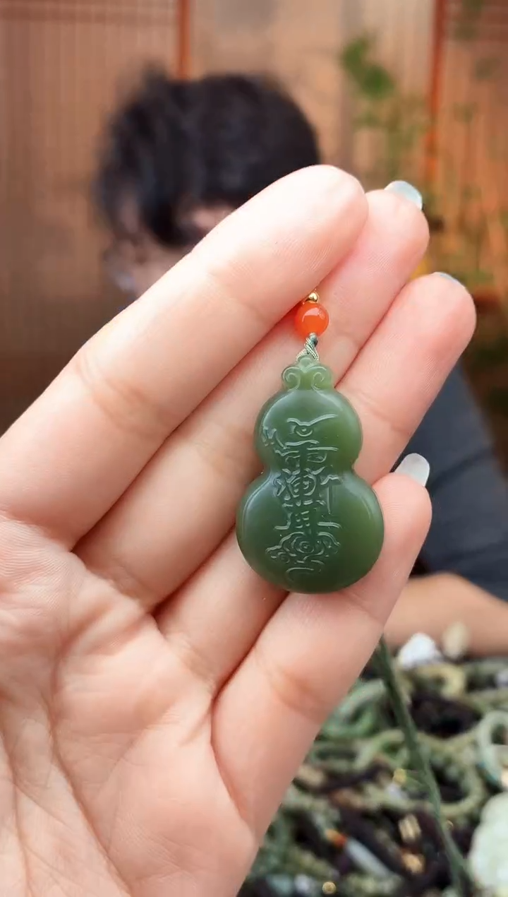 颈饰未镶嵌和田玉1