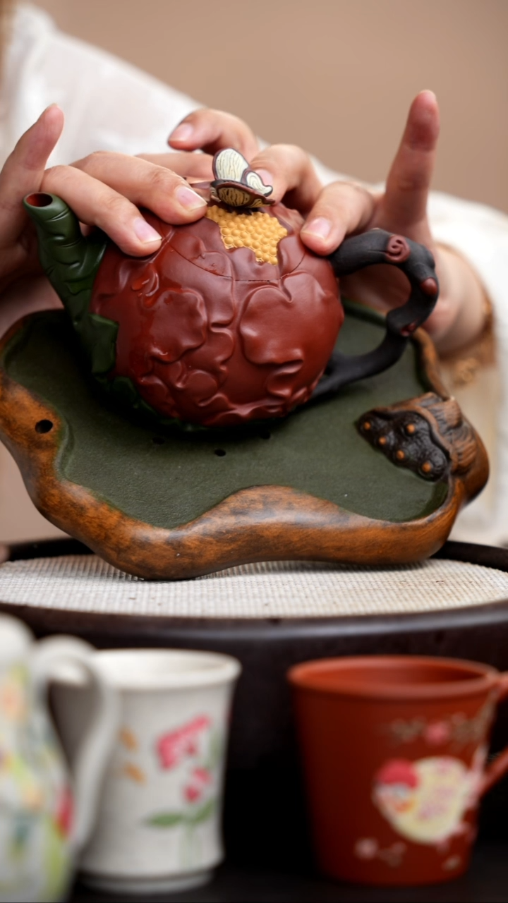 茶壶紫砂朱泥三色牡丹壶+壶承