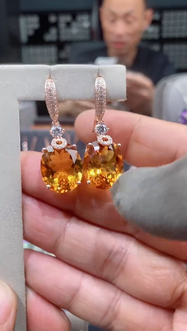 【闪购商品】黄晶耳钉银S925镶嵌黄晶耳钉