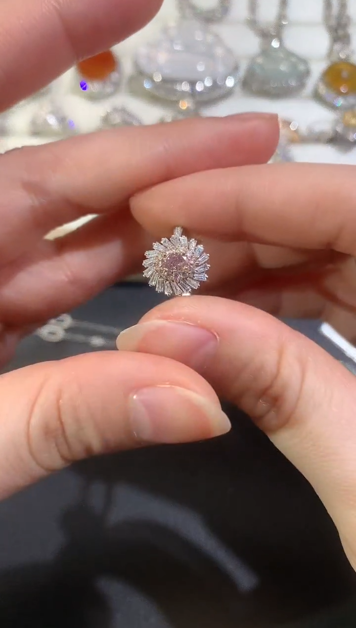 【闪购商品】钻石戒指18K金镶嵌Z181|8500