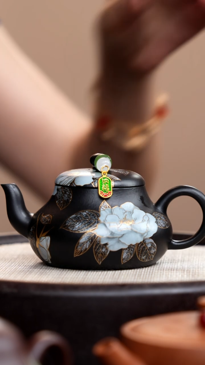 茶壶紫砂捂灰朱泥银牡丹君德