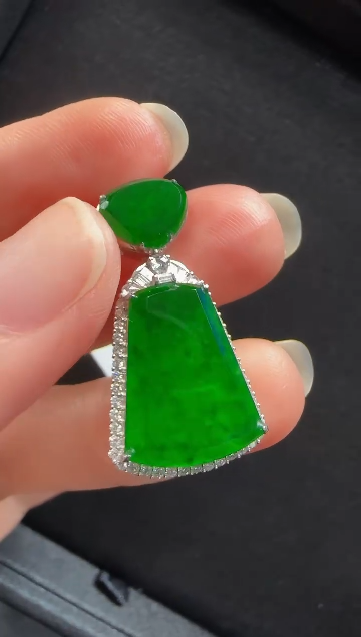 【闪购商品】翡翠颈饰18K金镶嵌427无事牌一个