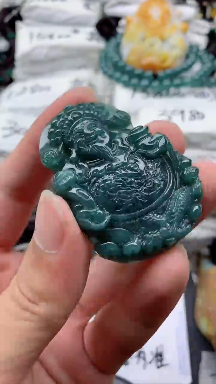 翡翠未镶嵌颈饰44444444