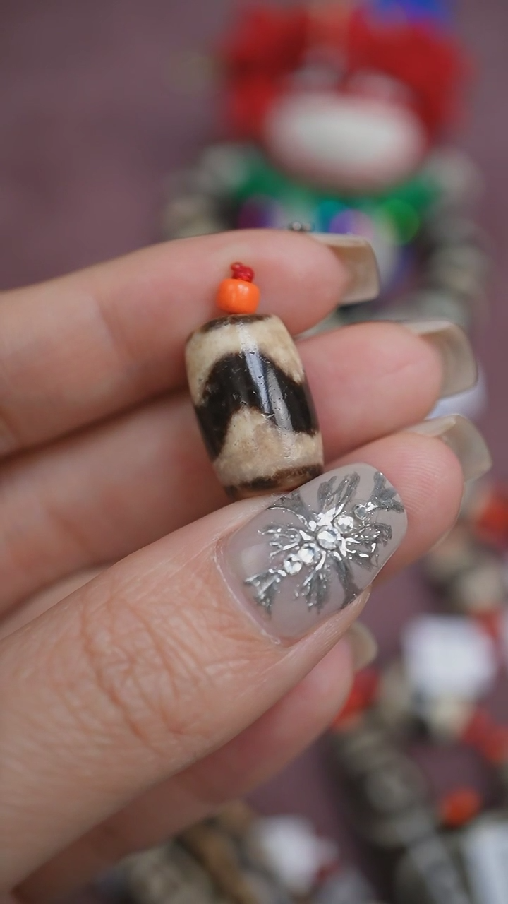 玛瑙/玉髓未镶嵌颈饰蚀花玛瑙珠定制编绳