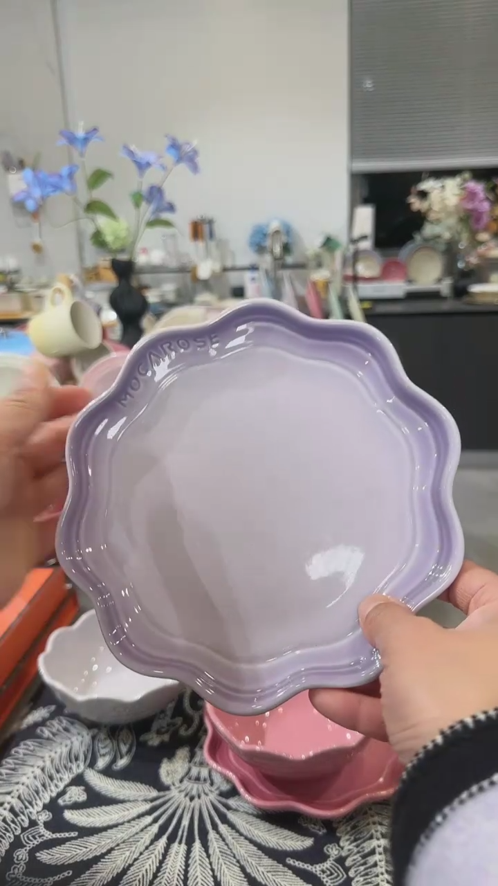 【闪购商品】瓷炻彩花边盘18CM-香芋紫