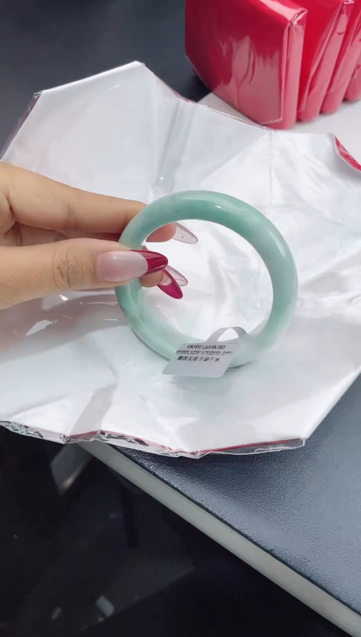 【闪购商品】翡翠手镯未镶嵌2翡翠手镯（微瑕）