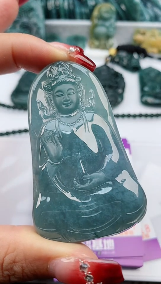 【闪购商品】翡翠颈饰未镶嵌                