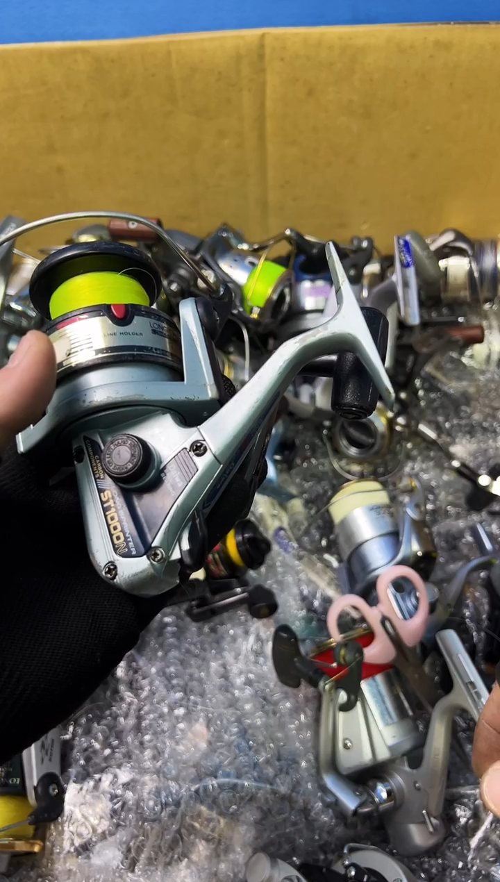 浮**华微瑕钓鱼轮，直播间讲解为准，看清楚再拍，如有拆卸不退换