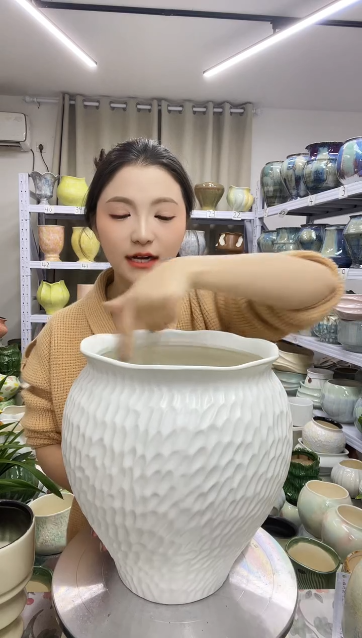 【12.4号】  花盆  高 ： 28   口：21