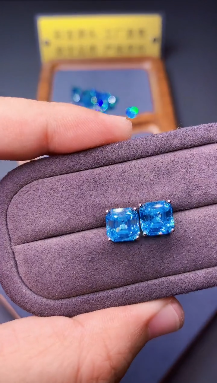 海蓝宝石耳钉银S925镶嵌0000