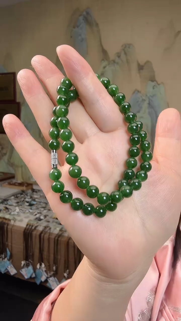 颈饰未镶嵌和田玉.