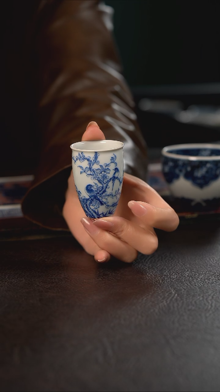 聚澜堂喜鹊登枝手握闻香杯
