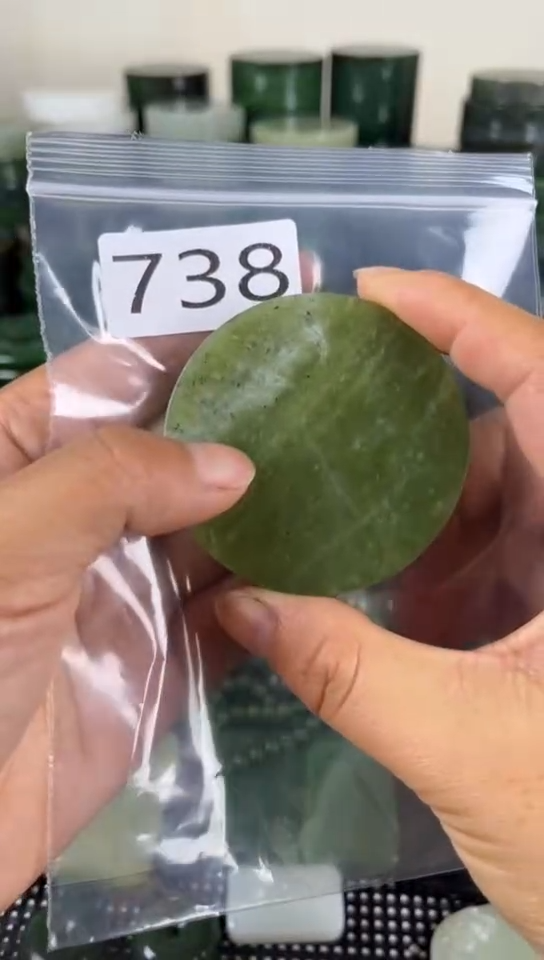 未镶嵌和田玉珠宝半成品镯芯