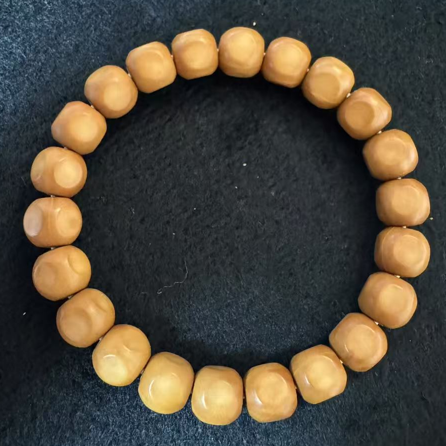 高端精工手雕刻小六方猴头核桃手串