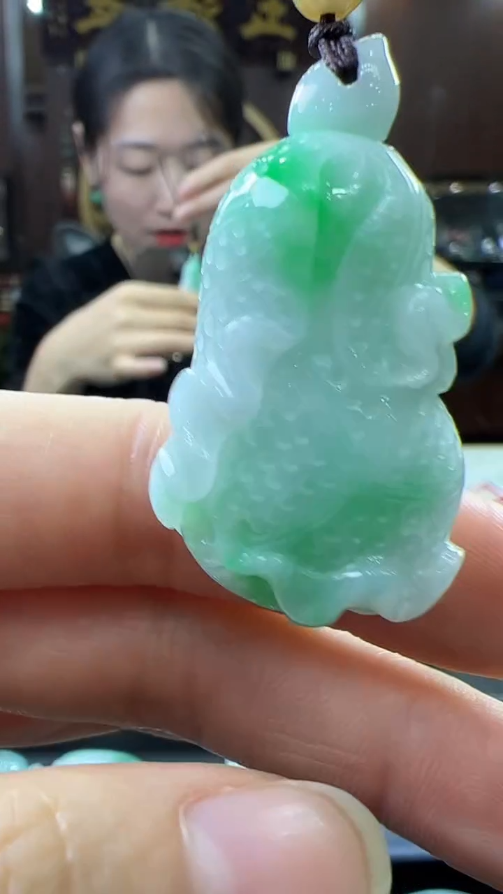 【闪购商品】翡翠挂件未镶嵌白菜