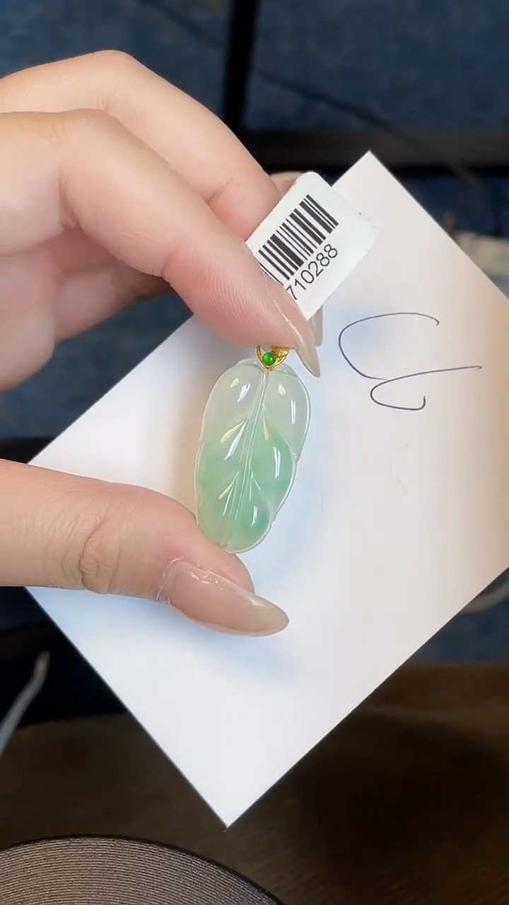 【闪购商品】翡翠颈饰18K金镶嵌00000000