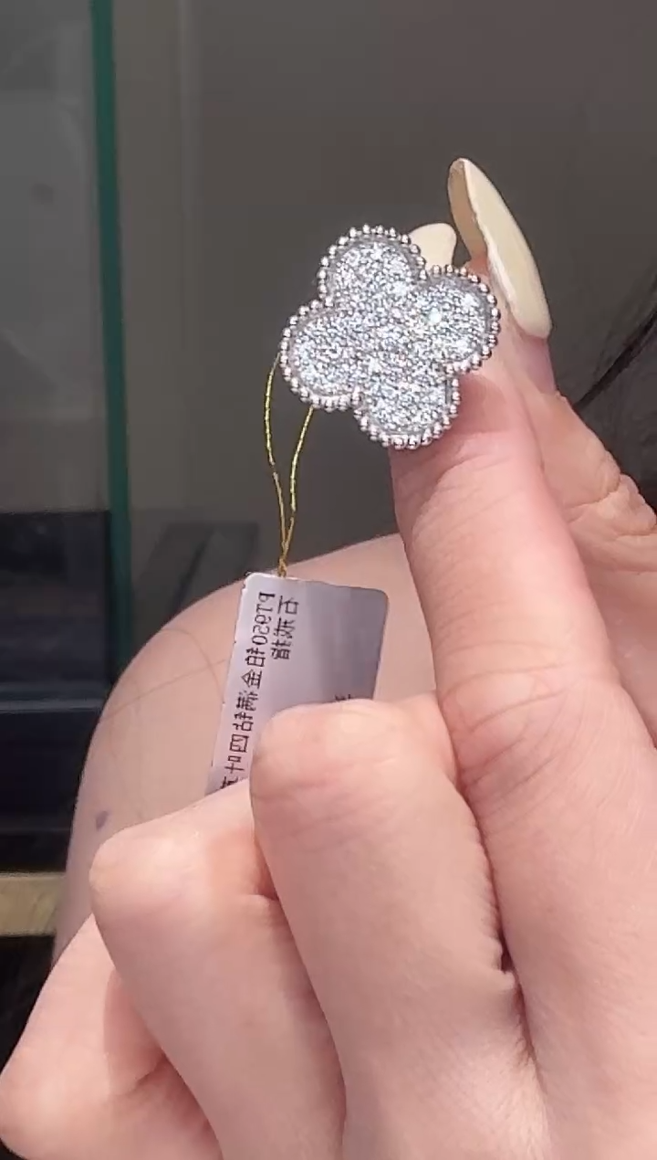 铂Pt950镶嵌戒指钻石满钻四叶花戒指 【拍下备注圈号】