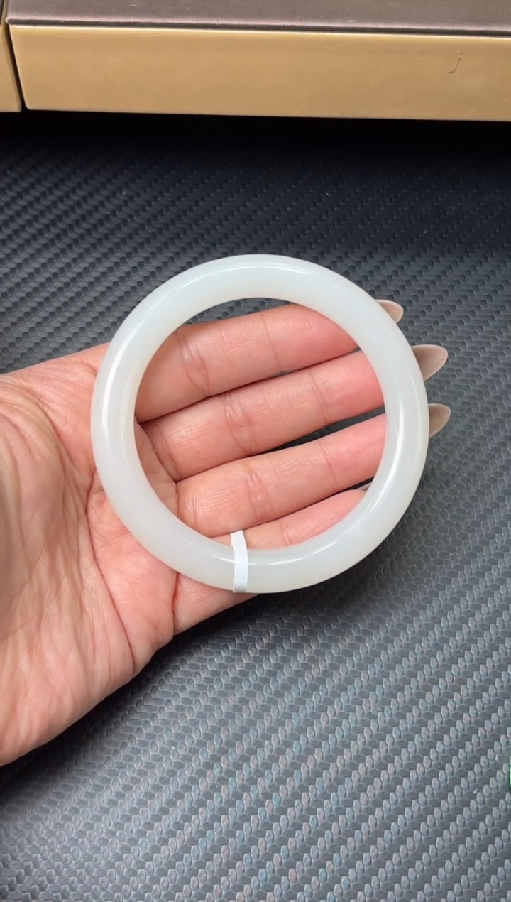 未镶嵌手镯和田玉和田黑山微色差58+