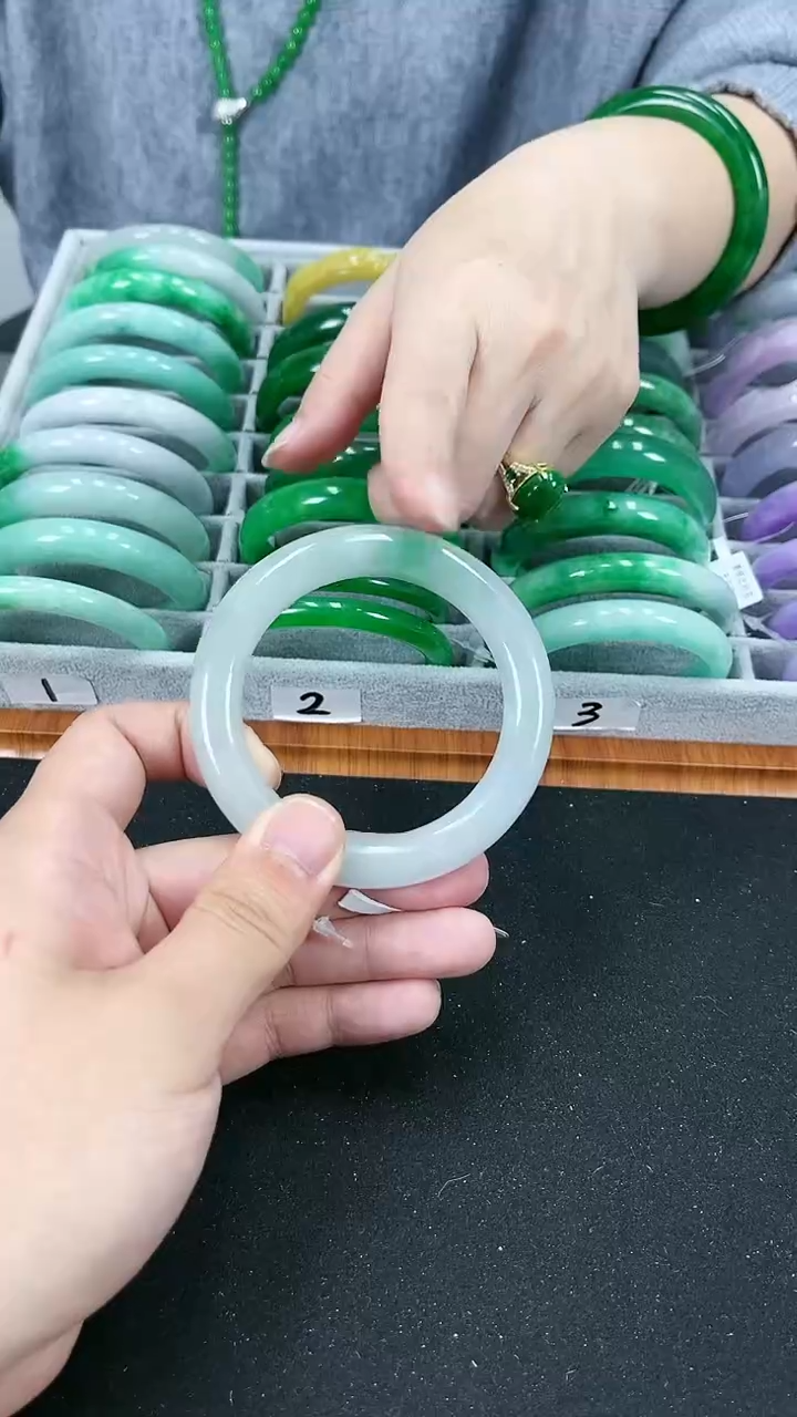 【闪购商品】砖雕s110 冰飘花手镯 圈口57.8