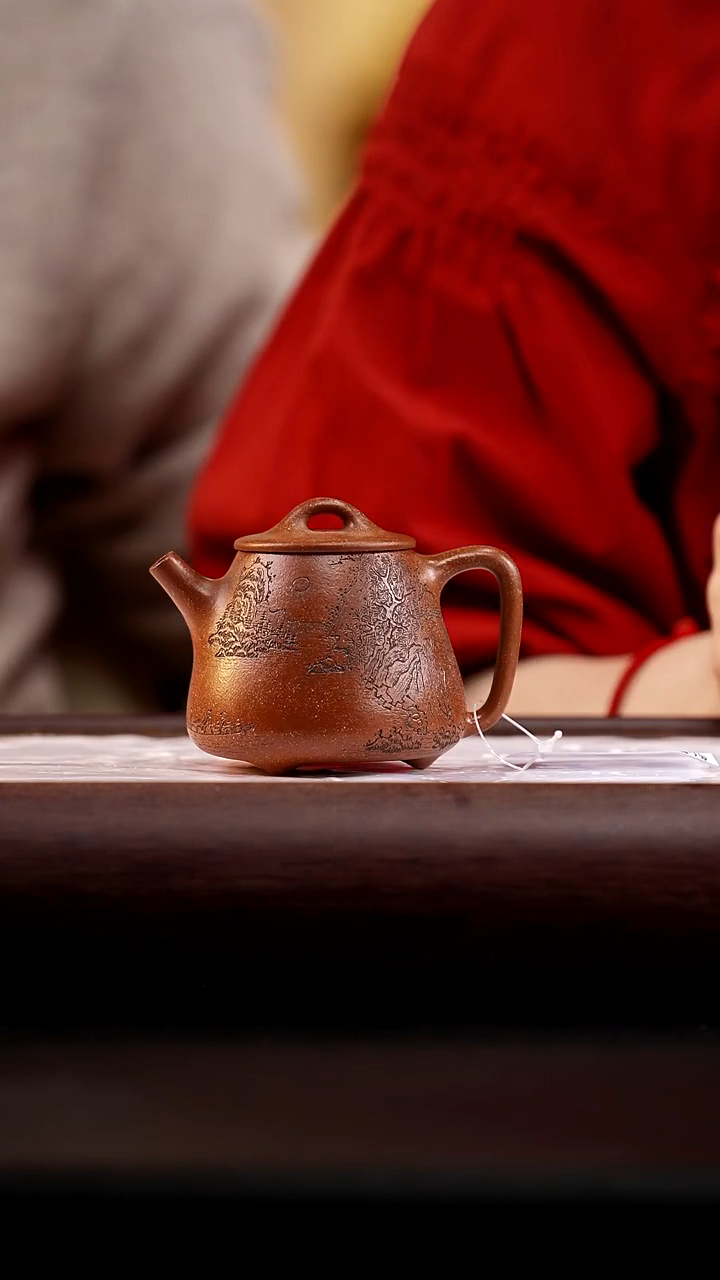 31 玉成窑老段高石瓢山水160cc