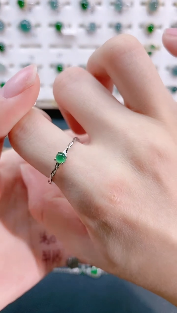 【闪购商品】翡翠戒指银S925镶嵌天然翡翠