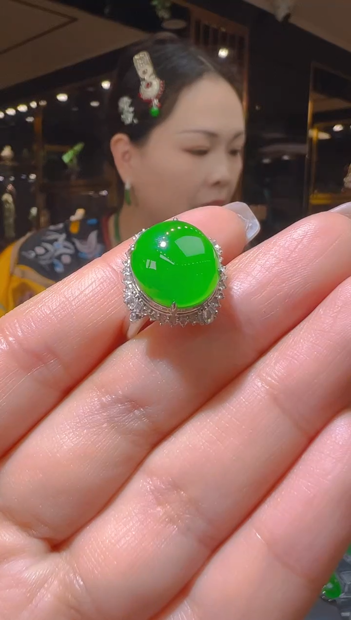 【闪购商品】翡翠戒指18K金镶嵌094      