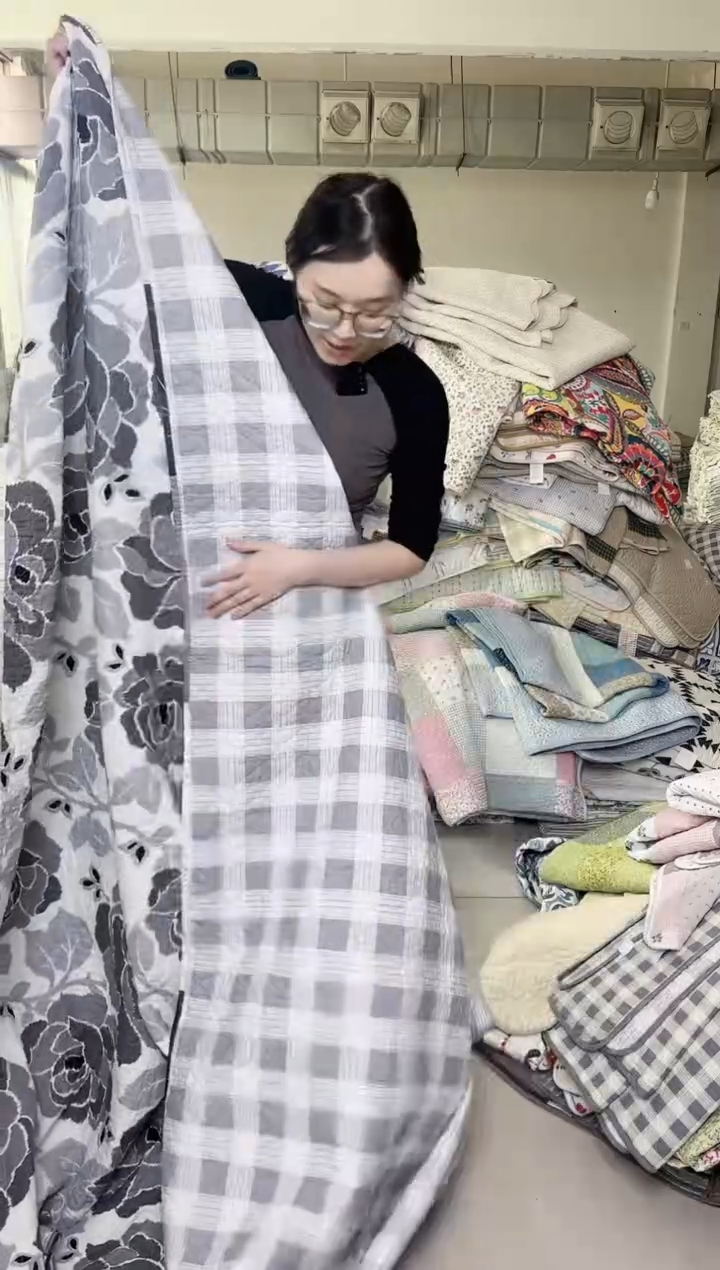 棉200*230灰花床盖