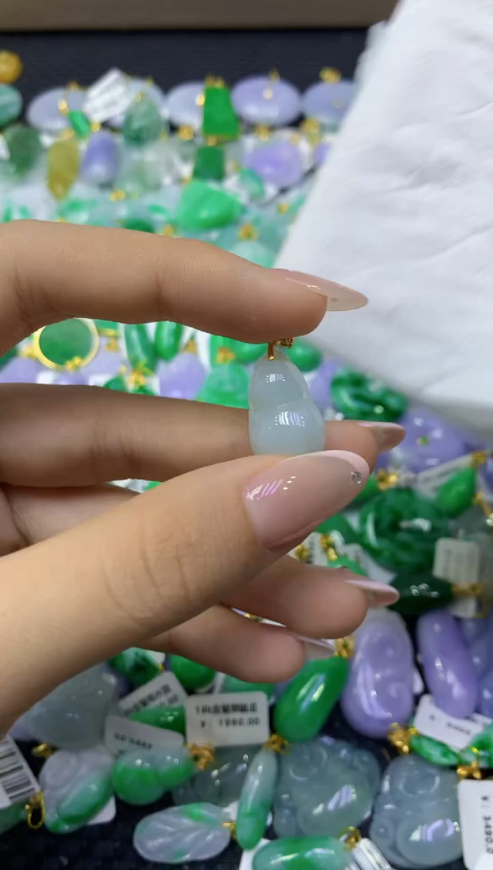 颈饰未镶嵌翡翠天然缅甸翡翠A货