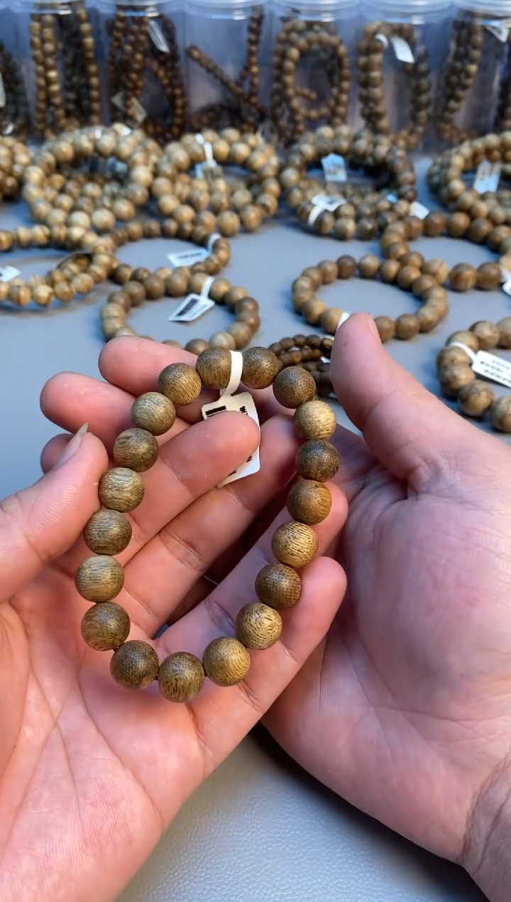 沉香手串 文莱圆珠单圈1.1多样性发其一