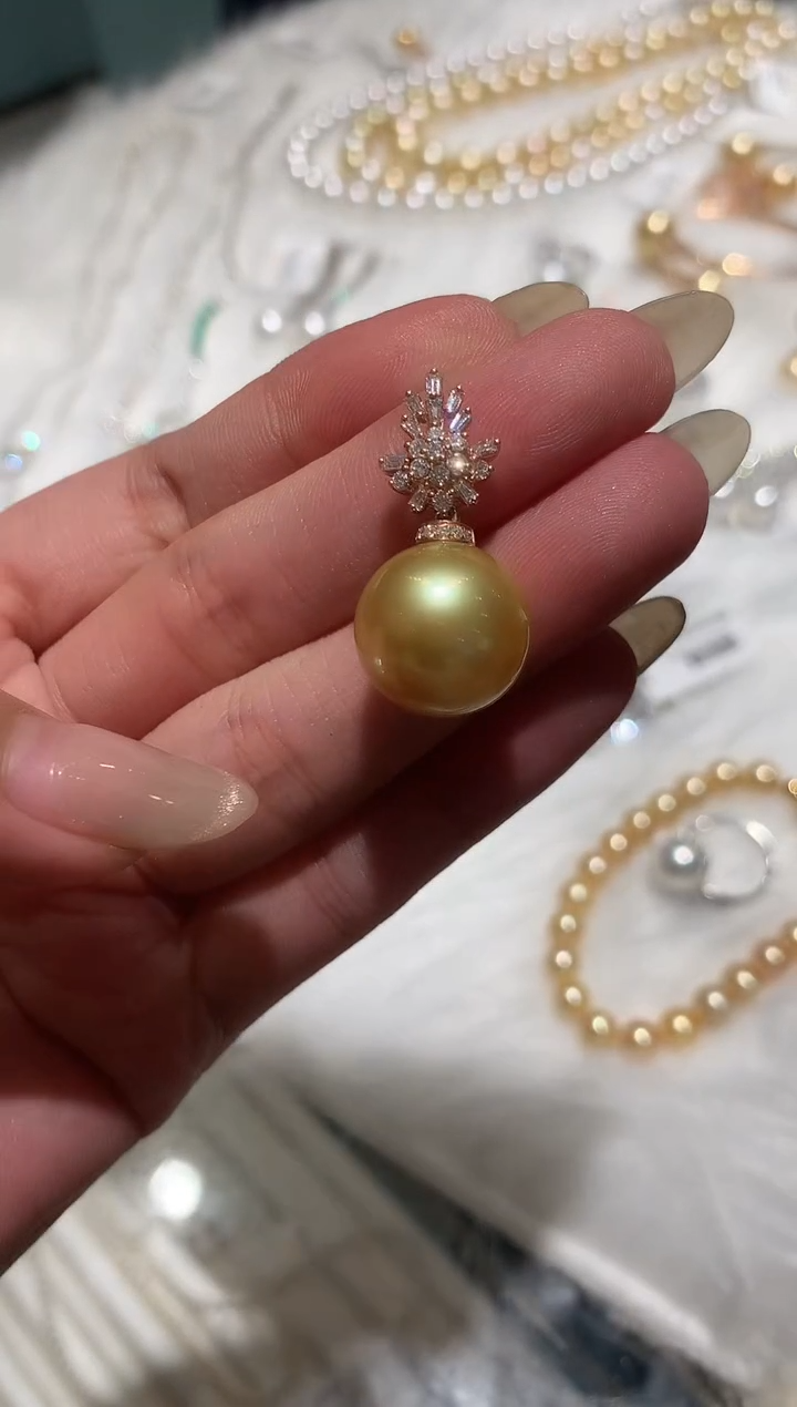 18K金镶嵌吊坠（不含链）海水珍珠A189|9800